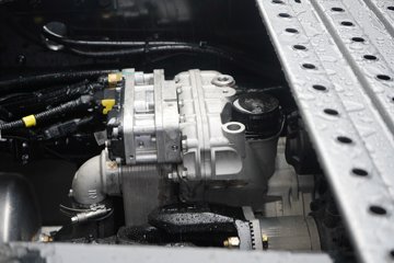 �ൺ���ӥ�� 13.2L���� 580���� 6X4 һ�����12�� ǣ����ͼƬ