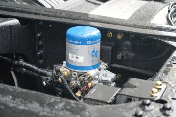 �ൺ���ӥ�� 13.2L���� 580���� 6X4 һ�����12�� ǣ����ͼƬ