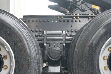 �ൺ���ӥ�� 13.2L���� 580���� 6X4 һ�����12�� ǣ����ͼƬ