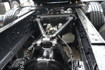 �ൺ���ӥ�� 13.2L���� 580���� 6X4 һ�����12�� ǣ����ͼƬ