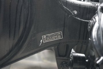 �ൺ���ӥ�� 13.2L���� 580���� 6X4 һ�����12�� ǣ����ͼƬ