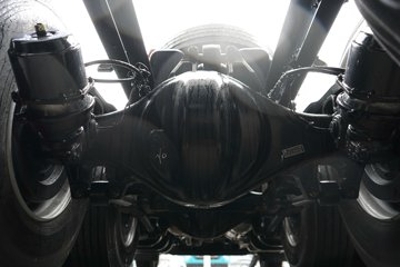 �ൺ���ӥ�� 13.2L���� 580���� 6X4 һ�����12�� ǣ����ͼƬ