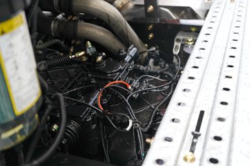 �ൺ���ӥ�� 13.2L���� 580���� 6X4 һ�����12�� ǣ����ͼƬ