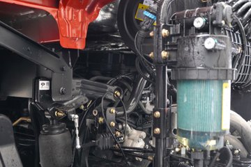 �ൺ���ӥ�� 13.2L���� 580���� 6X4 һ�����12�� ǣ����ͼƬ