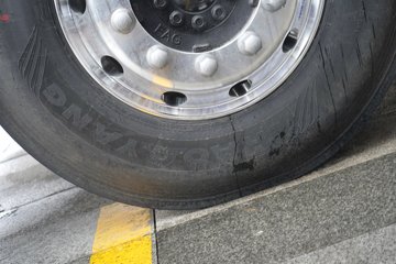 �ൺ���ӥ�� 13.2L���� 580���� 6X4 һ�����12�� ǣ����ͼƬ