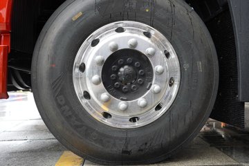 �ൺ���ӥ�� 13.2L���� 580���� 6X4 һ�����12�� ǣ����ͼƬ