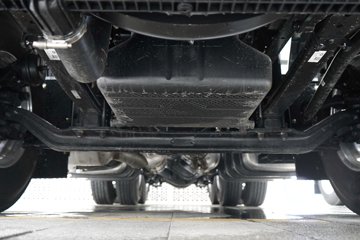 �ൺ���ӥ�� 13.2L���� 580���� 6X4 һ�����12�� ǣ����ͼƬ