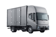 瑞驰C9 先锋版Ⅱ 高顶 4.315米单排纯电动厢式轻卡 宁德时代120kWh