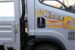 解放 新招财虎 2.5L柴油 150马力 万里扬5档 4.2米单排栏板轻卡 解放 新招财虎 2.5L柴油 150马力 万里扬5档 4.2米单排栏板轻卡