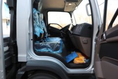 解放 新招财虎 2.5L柴油 150马力 万里扬5档 4.2米单排栏板轻卡 解放 新招财虎 2.5L柴油 150马力 万里扬5档 4.2米单排栏板轻卡