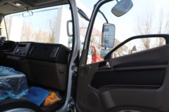 解放 新招财虎 2.5L柴油 150马力 万里扬5档 4.2米单排栏板轻卡 解放 新招财虎 2.5L柴油 150马力 万里扬5档 4.2米单排栏板轻卡