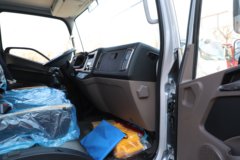 解放 新招财虎 2.5L柴油 150马力 万里扬5档 4.2米单排栏板轻卡 解放 新招财虎 2.5L柴油 150马力 万里扬5档 4.2米单排栏板轻卡