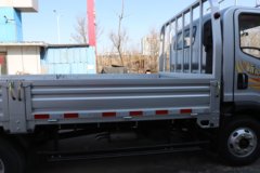 解放 新招财虎 2.5L柴油 150马力 万里扬5档 4.2米单排栏板轻卡 解放 新招财虎 2.5L柴油 150马力 万里扬5档 4.2米单排栏板轻卡