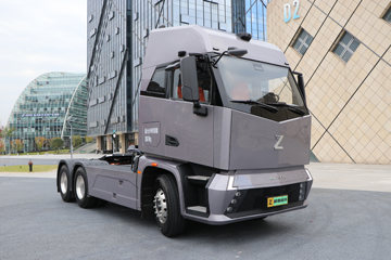 智御维科Z7 标载版 6X4 纯电动牵引车 中创新航400.61kWh