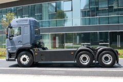 智御维科Z5 标载版 6X4 纯电动牵引车 亿纬400.61kWh 智御维科Z5 标载版 6X4 纯电动牵引车 亿纬400.61kWh