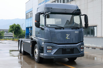 智御维科Z5 标载版 6X4 纯电动牵引车 亿纬400.61kWh