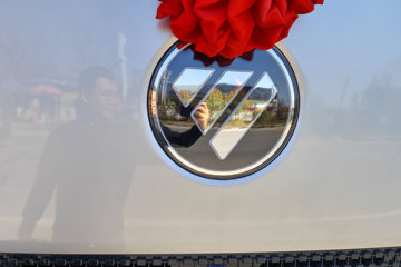 ����ŷ��H5 6.4L���� 300���� 4X2 ��ʿ��8�� 6.8�ײ�դʽ�ػ���ͼƬ