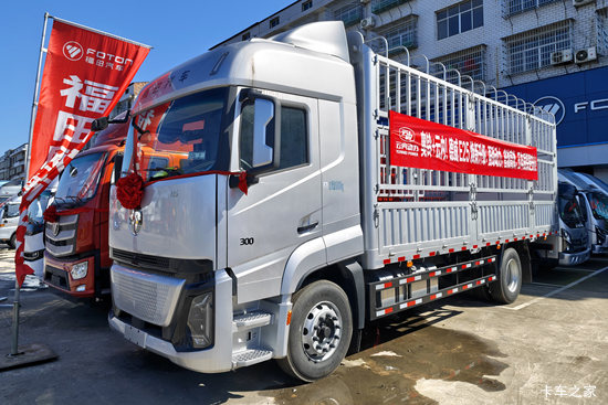 ����ŷ��H5 6.4L���� 300���� 4X2 ��ʿ��8�� 6.8�ײ�դʽ�ػ���