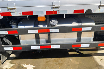 ����ŷ��H5 6.4L���� 300���� 4X2 ��ʿ��8�� 6.8�ײ�դʽ�ػ���ͼƬ