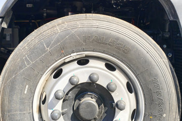 ����ŷ��H5 6.4L���� 300���� 4X2 ��ʿ��8�� 6.8�ײ�դʽ�ػ���ͼƬ