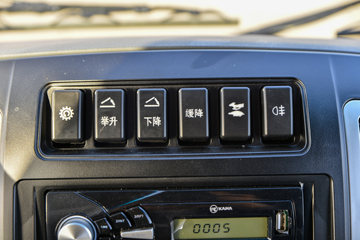 ��������GK3 2L���� 140���� 4X2 ��ʿ��8�� 2.8����ж��ͼƬ