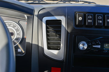 ��������GK3 2L���� 140���� 4X2 ��ʿ��8�� 2.8����ж��ͼƬ