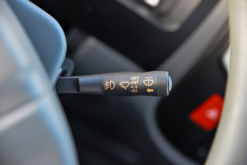 ��������GK3 2L���� 140���� 4X2 ��ʿ��8�� 2.8����ж��ͼƬ