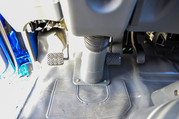 ��������GK3 2L���� 140���� 4X2 ��ʿ��8�� 2.8����ж��ͼƬ