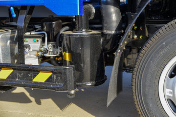 ��������GK3 2L���� 140���� 4X2 ��ʿ��8�� 2.8����ж��ͼƬ