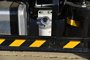 ��������GK3 2L���� 140���� 4X2 ��ʿ��8�� 2.8����ж��ͼƬ