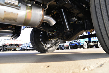 ��������GK3 2L���� 140���� 4X2 ��ʿ��8�� 2.8����ж��ͼƬ