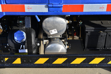 ��������GK3 2L���� 140���� 4X2 ��ʿ��8�� 2.8����ж��ͼƬ