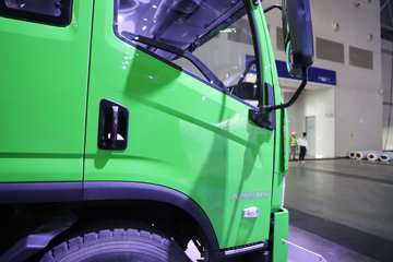 ����Ծ�������� 4.2L���� 200���� 4X2 ��ʿ��8�� 4.2����ж��ͼƬ