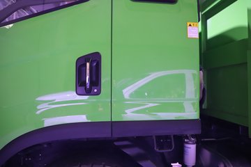 ����Ծ�������� 4.2L���� 200���� 4X2 ��ʿ��8�� 4.2����ж��ͼƬ