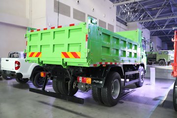 ����Ծ�������� 4.2L���� 200���� 4X2 ��ʿ��8�� 4.2����ж��ͼƬ