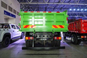 ����Ծ�������� 4.2L���� 200���� 4X2 ��ʿ��8�� 4.2����ж��ͼƬ