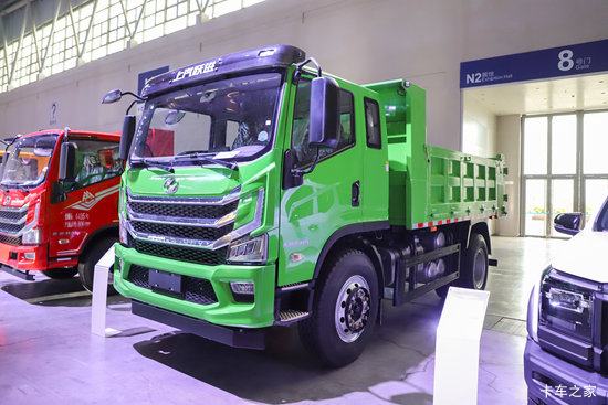 ����Ծ�������� 4.2L���� 200���� 4X2 ��ʿ��8�� 4.2����ж��