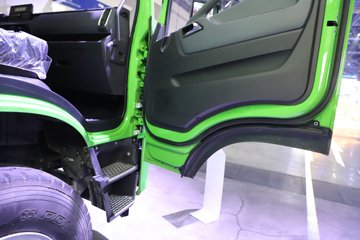 ����Ծ�������� 4.2L���� 200���� 4X2 ��ʿ��8�� 4.2����ж��ͼƬ