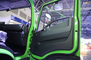 ����Ծ�������� 4.2L���� 200���� 4X2 ��ʿ��8�� 4.2����ж��ͼƬ