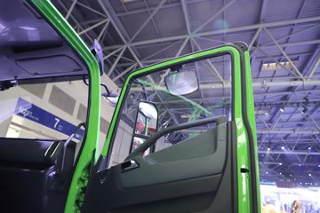 ����Ծ�������� 4.2L���� 200���� 4X2 ��ʿ��8�� 4.2����ж��ͼƬ