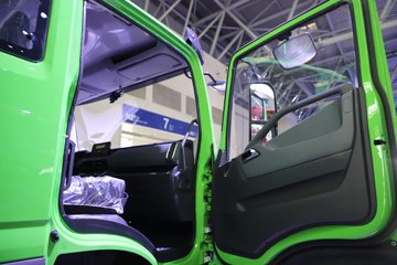 ����Ծ�������� 4.2L���� 200���� 4X2 ��ʿ��8�� 4.2����ж��ͼƬ