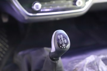 ����Ծ�������� 4.2L���� 200���� 4X2 ��ʿ��8�� 4.2����ж��ͼƬ