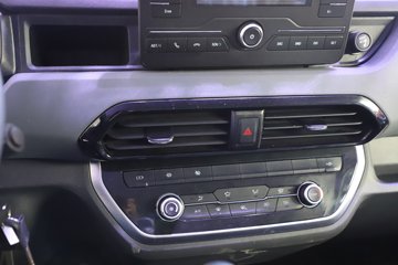 ����Ծ�������� 4.2L���� 200���� 4X2 ��ʿ��8�� 4.2����ж��ͼƬ