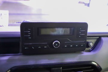 ����Ծ�������� 4.2L���� 200���� 4X2 ��ʿ��8�� 4.2����ж��ͼƬ