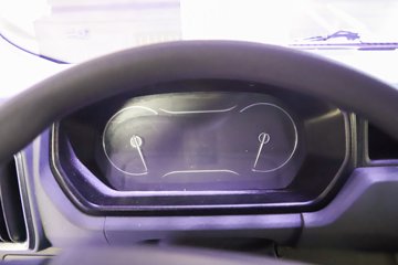 ����Ծ�������� 4.2L���� 200���� 4X2 ��ʿ��8�� 4.2����ж��ͼƬ