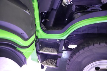 ����Ծ�������� 4.2L���� 200���� 4X2 ��ʿ��8�� 4.2����ж��ͼƬ