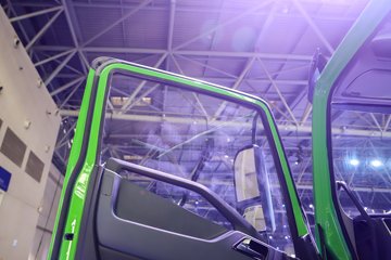 ����Ծ�������� 4.2L���� 200���� 4X2 ��ʿ��8�� 4.2����ж��ͼƬ