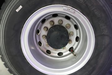 ����Ծ�������� 4.2L���� 200���� 4X2 ��ʿ��8�� 4.2����ж��ͼƬ