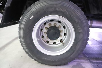 ����Ծ�������� 4.2L���� 200���� 4X2 ��ʿ��8�� 4.2����ж��ͼƬ