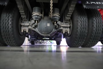 ����Ծ�������� 4.2L���� 200���� 4X2 ��ʿ��8�� 4.2����ж��ͼƬ